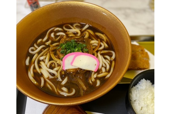 東桜に黒いカレーうどんやさんOPENです♪