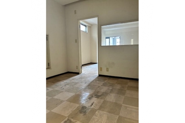 ファイブヒルズ 1階　【担当：土居】