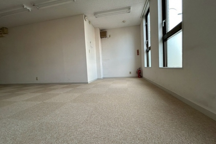 更科ビル2階【担当：長】