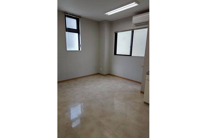 東区泉2丁目メディカルビル3階【担当：堀】