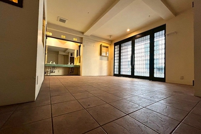 エクセレントビル1階【担当：長】