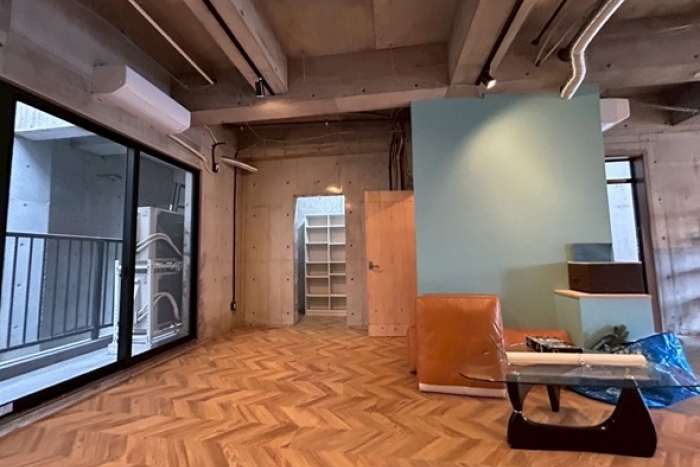 カーサ・モデルノ　2階【担当：長】