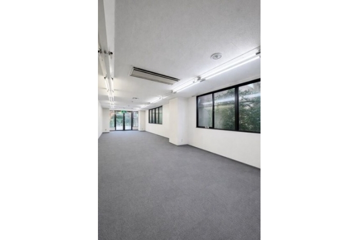 アクセス丸の内ビル　1階