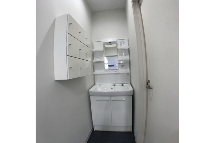 上前津エフワンビル　1階