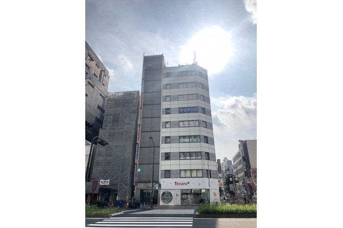 大津通沿いに面したビルの空きテナントです！