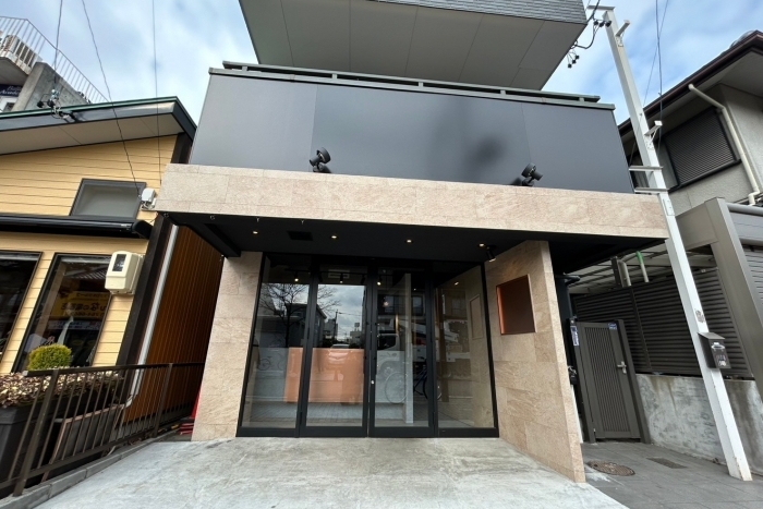 覚王山参道沿いの路面貸店舗・貸事務所！1棟貸の居抜き物件です！