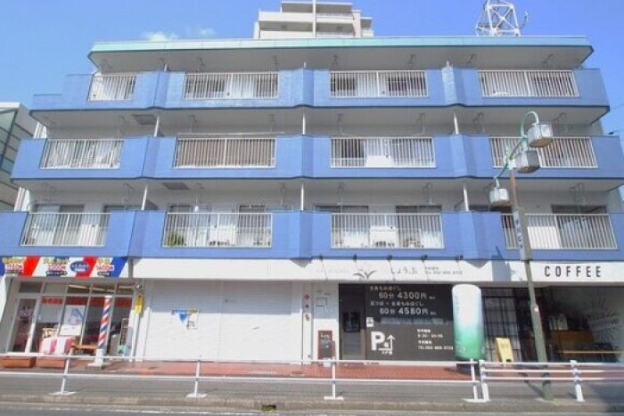 イーストヒル寺山　1階B号室