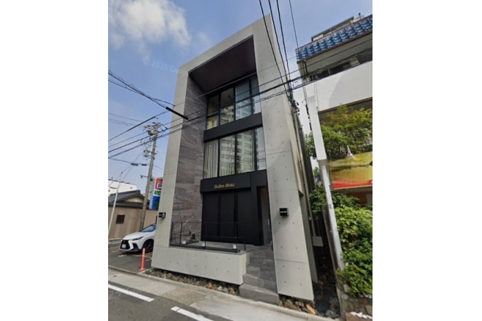 couleurs gris（クルールグリス）　3階B号室　【担当：長】